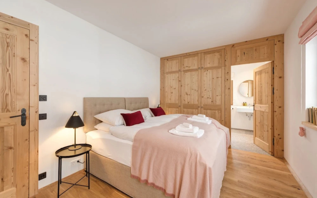 Chalet Silver Fox