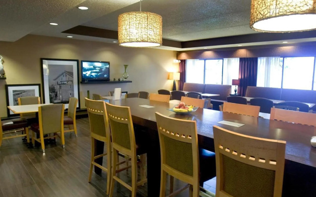 Spark by Hilton Green Bay