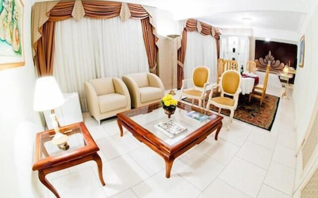 Hotel del Rey By Poty
