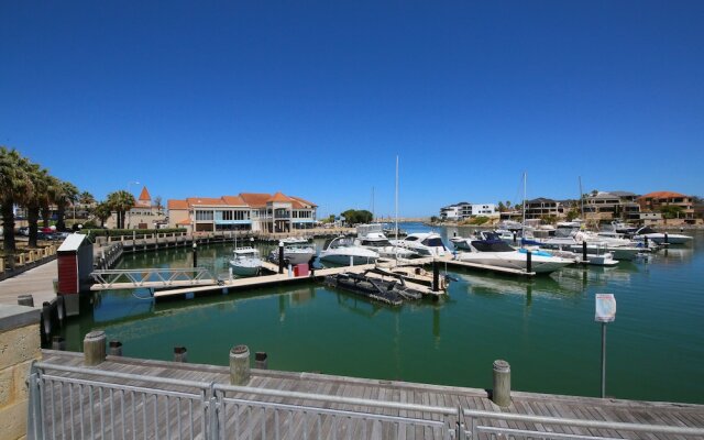 Studio Style Mindarie Marina