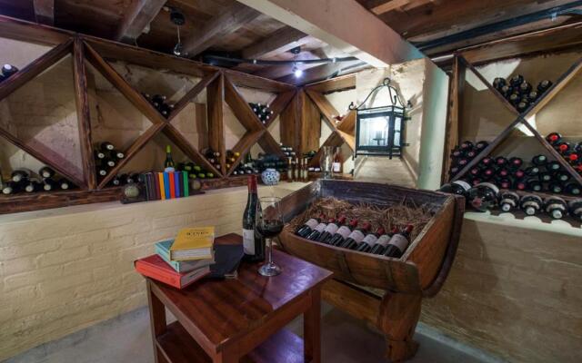 Hacklewood Hill Country House