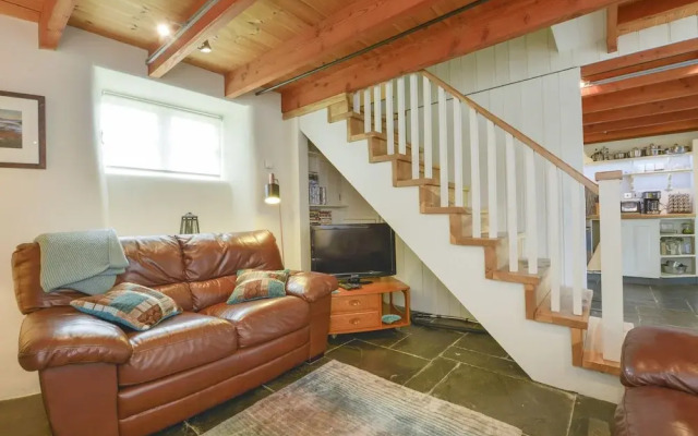 3 Newhall Green