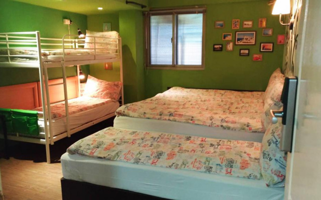 Ximen Triple Tiger Hostel