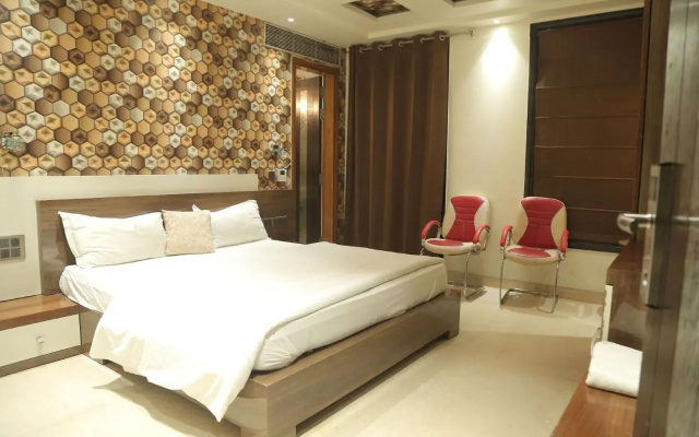 Leeway Hotel