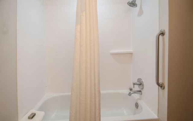 Holiday Inn Express & Suites Ocean Springs by IHG