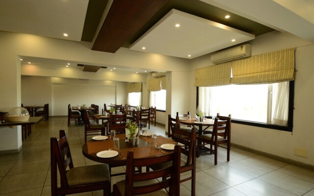Crimson Park Shripriya Hotel