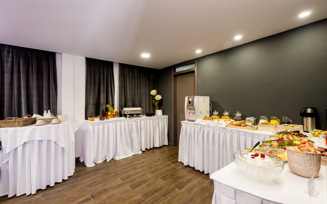 Elina Hotel Apartments