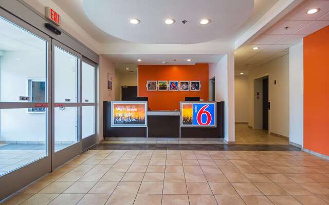 Motel 6 South Bend, IN - Mishawaka