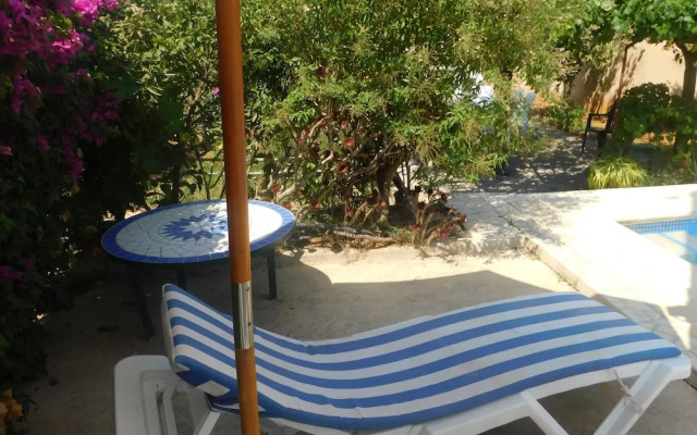 Spacious Villa Ideal Families and Groups