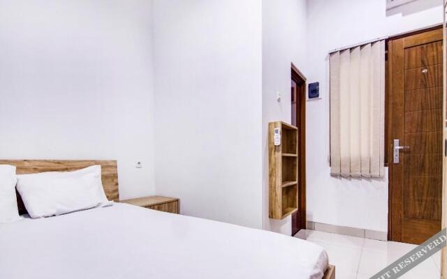 OYO Life 90084 Merpati Place