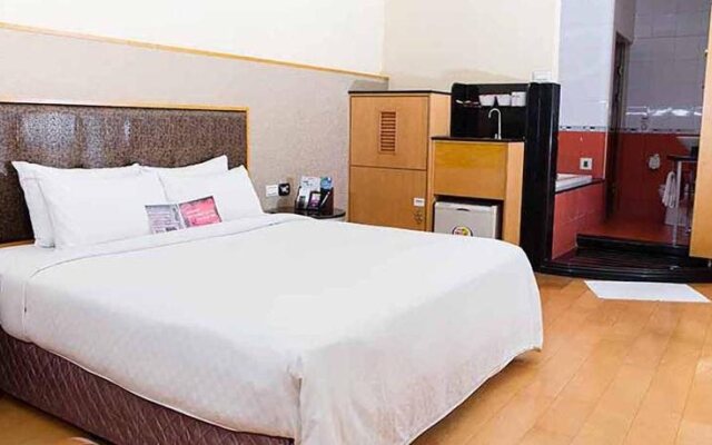 Royal Group Motel Chien Kuo Branch