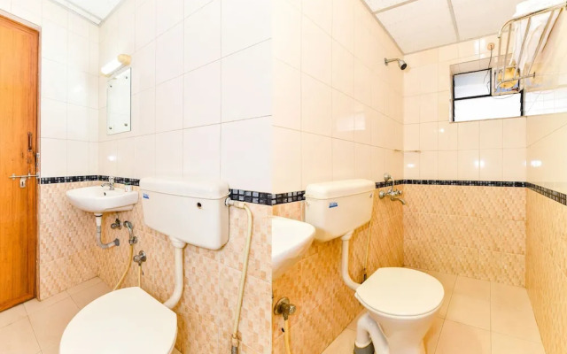 OYO Flagship 38119 Tristar Residency