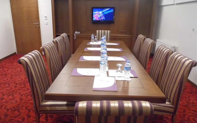 GLK Premier The Home Suites (ex Best Western)