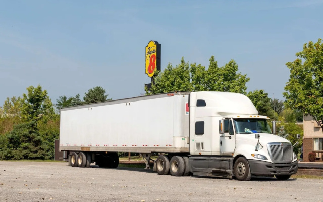 Super 8 by Wyndham Franklin/Middletown Area