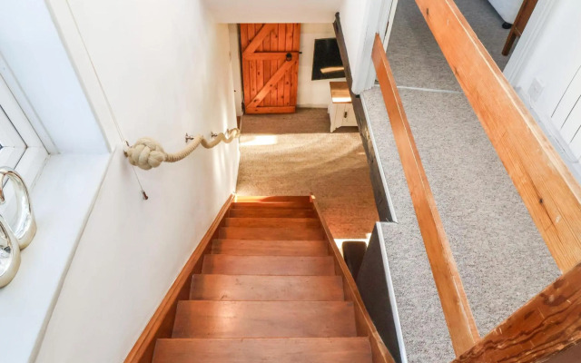 2 Greensleeves, Benhall