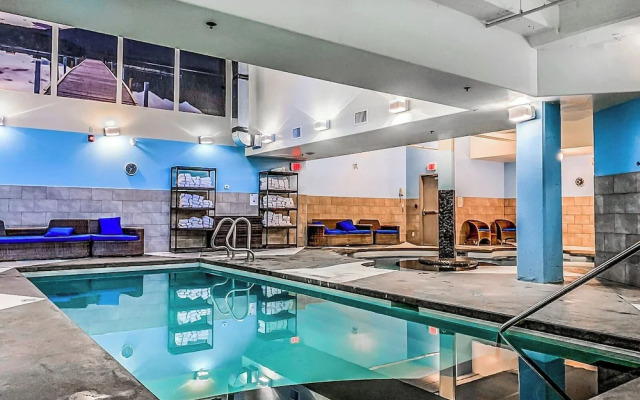 2 Bedroom Condo .Pool .Hot Tub .Gym .Spa
