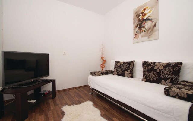 Awesome Home in Zavalatica With Wifi and 1 Bedrooms