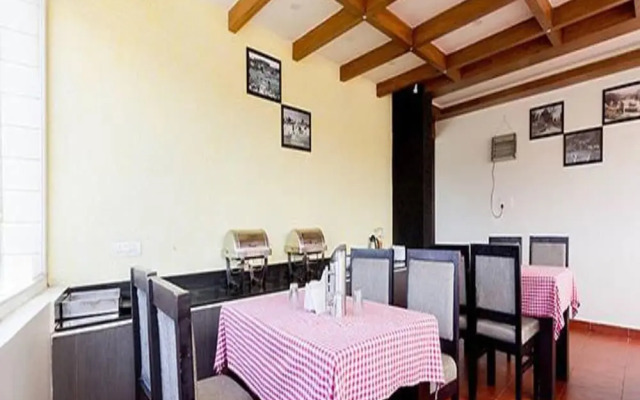 FabHotel Sholas Residency