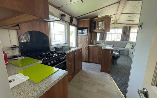 27 Tower View Pevensey Bay Holiday Park Beach
