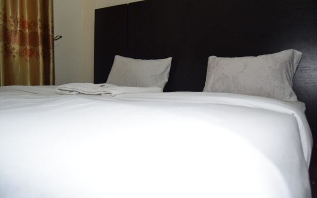 D'Island Hotel & Club