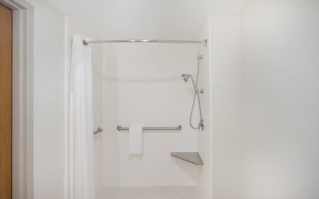 Holiday Inn Express Hotel & Suites Louisville East by IHG