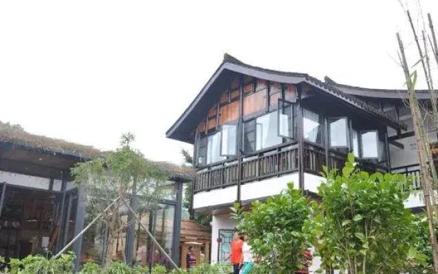 Sun Valley Expert Building