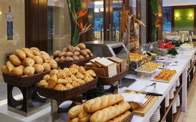 Central Palace Hotel