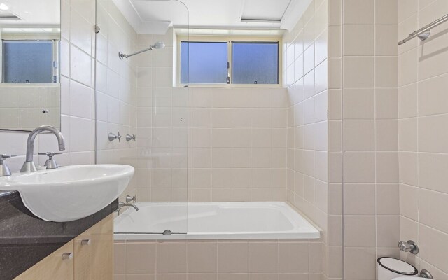 South Pacific Unit 6 Amazing unit opposite the beach.