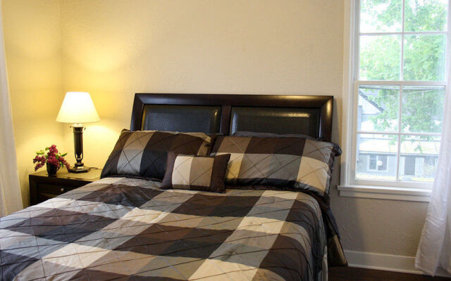Abbott Lakehouse Bed and Breakfast