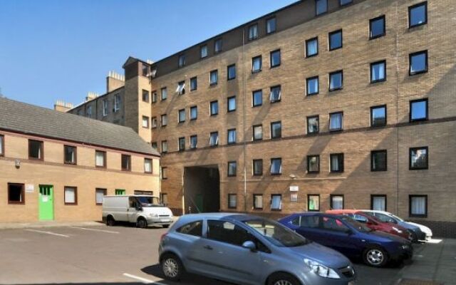 Destiny Student Meadow Court - Campus Accommodation
