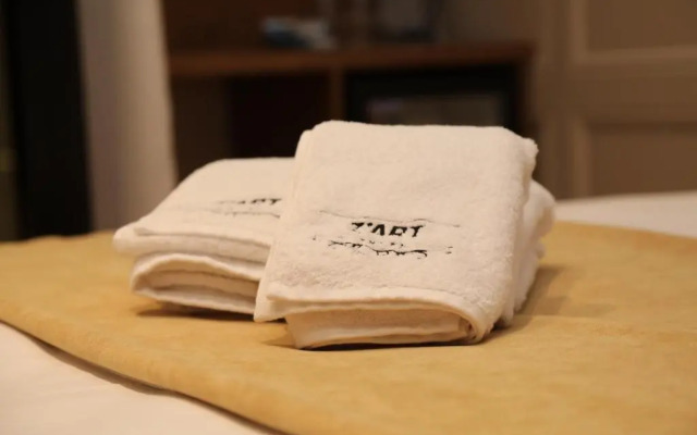 Z art Hotel