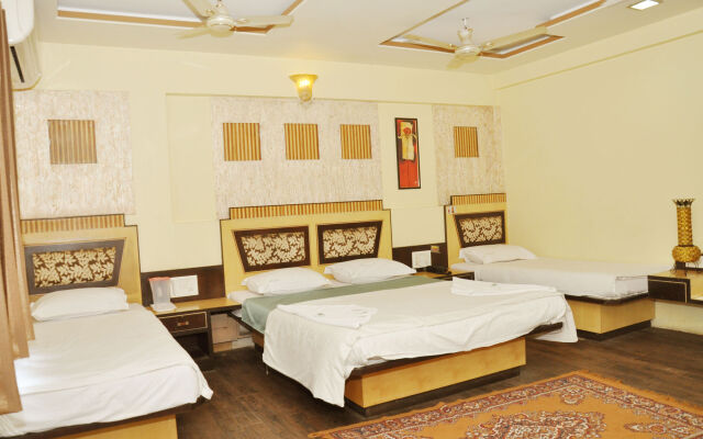 Hotel Sai Suraj Palace