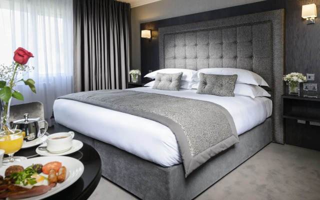 Killarney Oaks Hotel