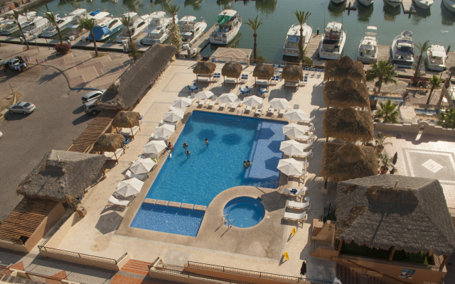 Marinaterra Hotel & Spa