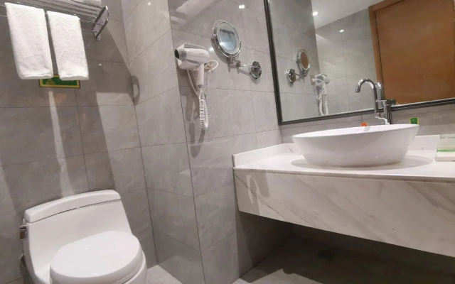 Vienna International Hotel (Loudi Stadium)