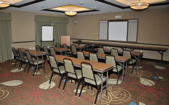 HOLIDAY INN EXP STES CLINTON by IHG