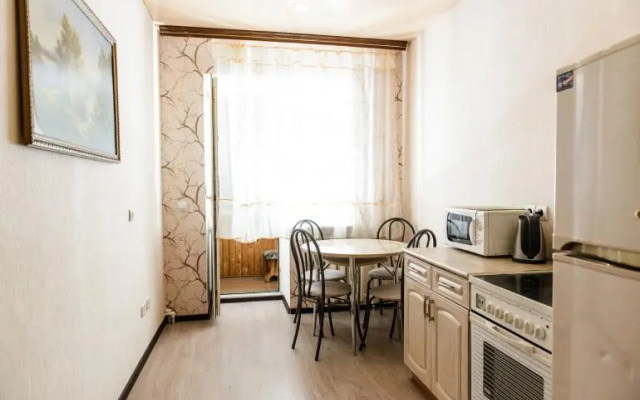 Космос на Коммунистической