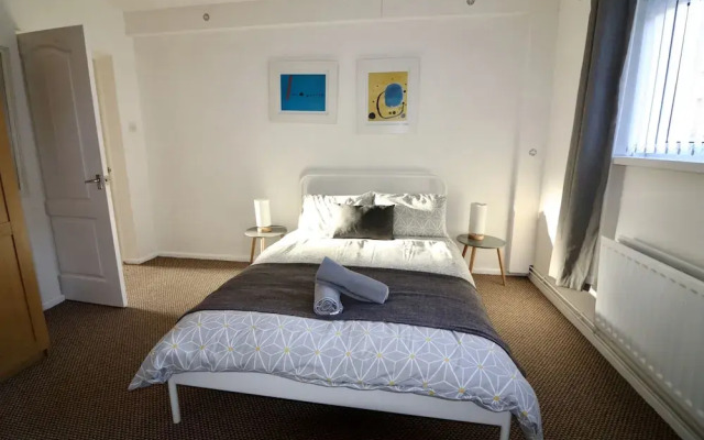 York Rd area 2 bed