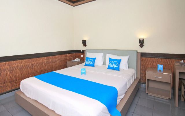 巴厘岛登巴萨艾里萨努尔德纳乌波索102酒店(Airy Sanur Danau Poso 102 Denpasar Bali)