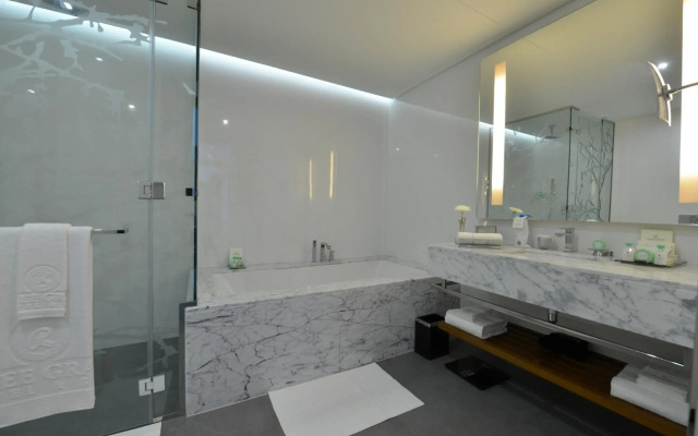 Ramee Grand Hotel & Spa