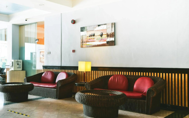 Leisure Cove Hotel & Apartments