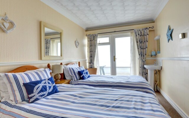 Spacious Apartment in Saundersfoot With Terrace