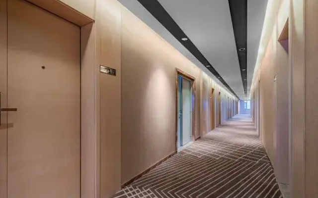 Campanile Hotel (Zhaotong Youth Road Financial Center Store)
