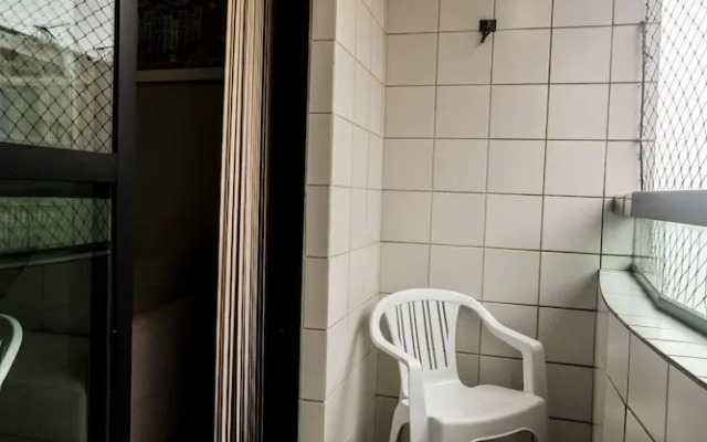 Apto com Excelente Localiza o a 50m da Praia