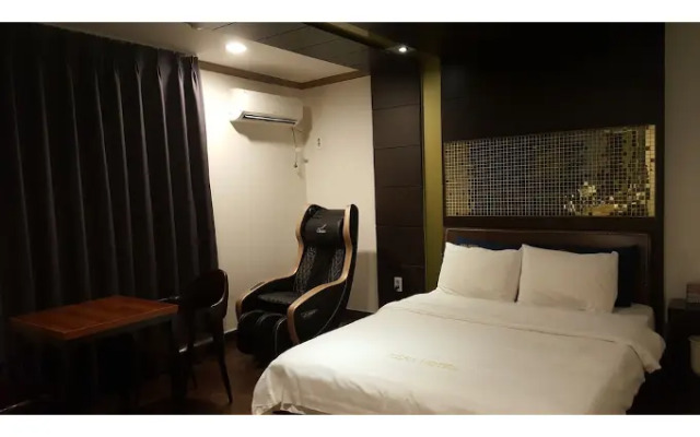 Hera Motel