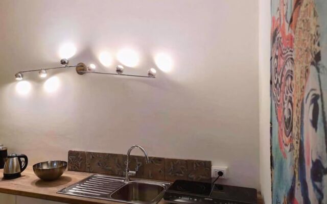 Pal Art Rooms  Suite