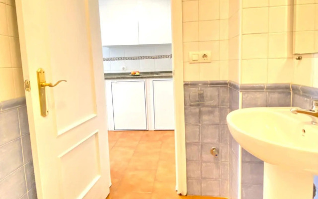 Comfortable studio old town, parking optional