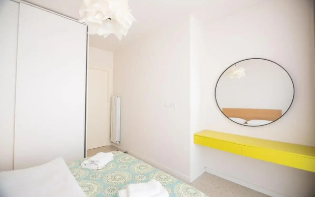 Cozy 1BR Apt Old Batumi