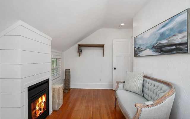 Saugatuck Harbor House