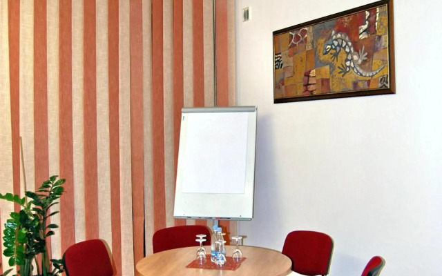 City Gate Hotel